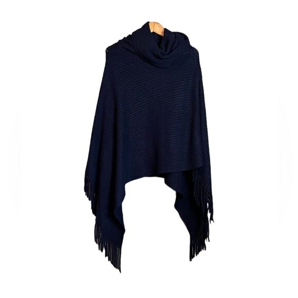 BCBGMaxarzia blue knit poncho. One size - Picture 1 of 10